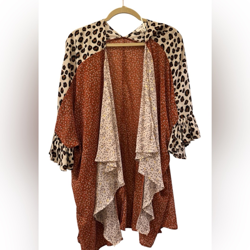 UMGEE Kimono Leopard Print and Rust
Size M/L EUC - Picture 3 of 4